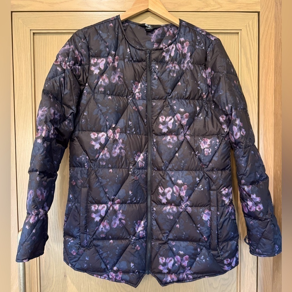 Volcom Floral Iris Black Quilted Women's Jacket Mid-Length with Pockets / large